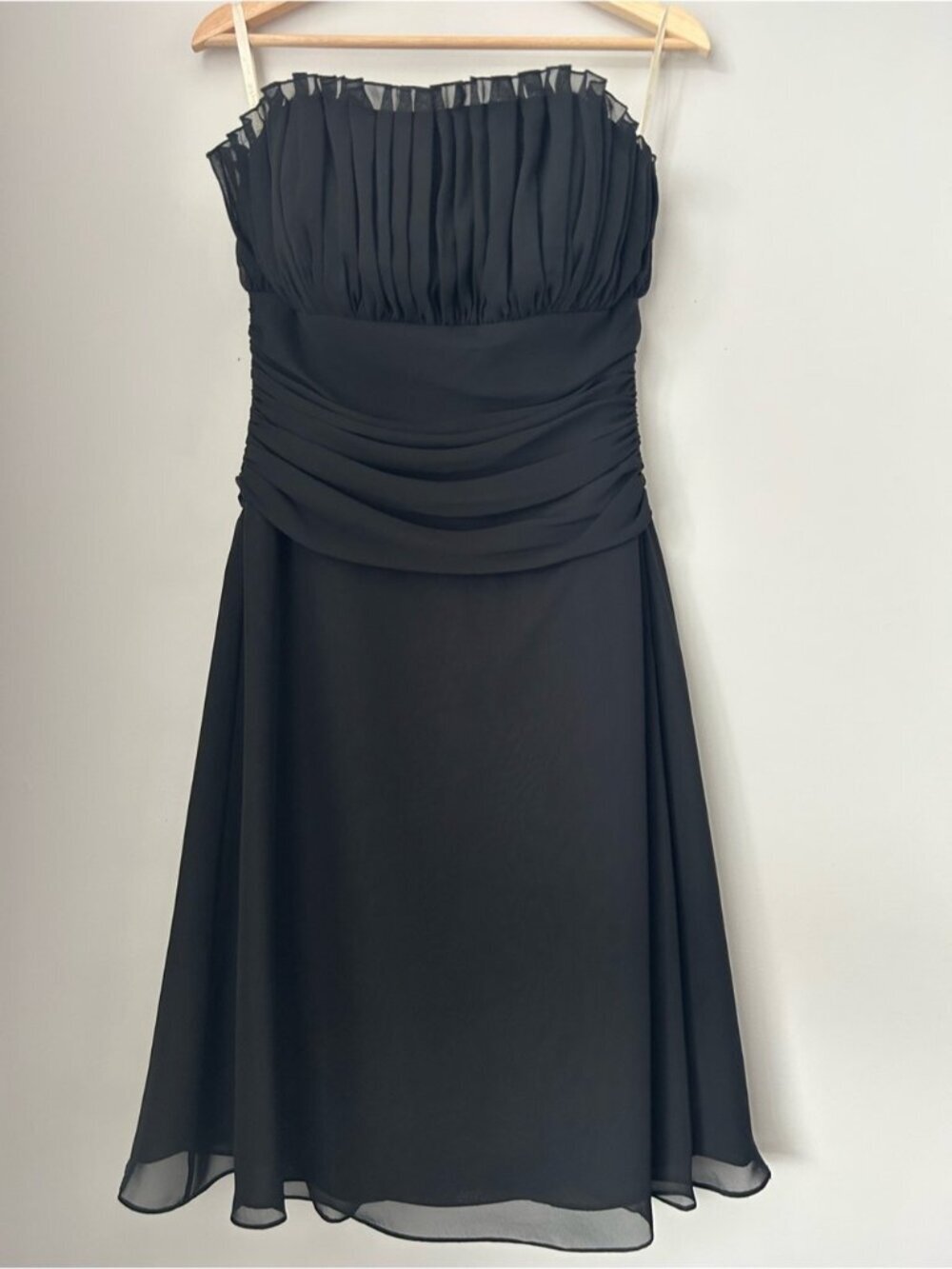 Elegant Strapless Black Occasion Dress - Picture 2 of 6